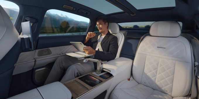 Zwei Elektromotoren sorgen für eine beeindruckende Systemleistung und Allradantrieb. NIO ET 9