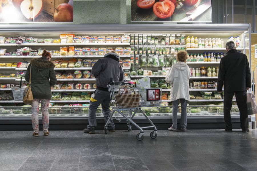 Wer sein Wägeli im Coop füllt und viele Produkte hat, darf nicht mehr an den autonomen Kassen bezahlen. (Archivbild)