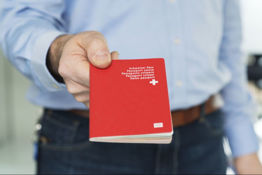 Sein Einbürgerungsverfahren lief bereits, als es wegen eines Auto-Unfalls pausiert wurde.
