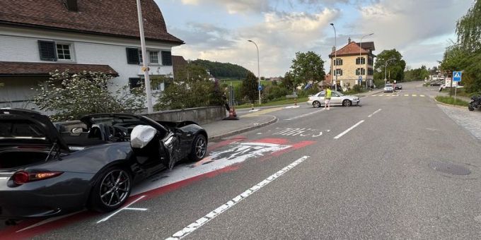 Grub AR: Kollision beim Einbiegen. Grub AR