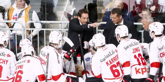 Patrick Fischer verzichtet unter anderem auf Dario Wüthrich (3.v.l.). Patrick Fischer Hockey-Nati Hockey-WM