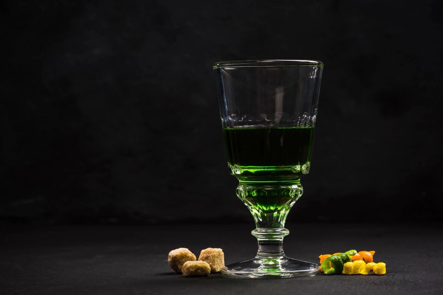 Glas mit Absinth