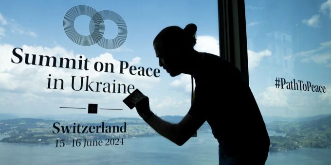 Fenster blitzblank - Bürgenstock ist für die Friedenskonferenz bereit