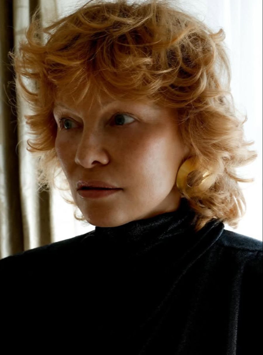 Pamela Anderson hat jetzt rote Haare.