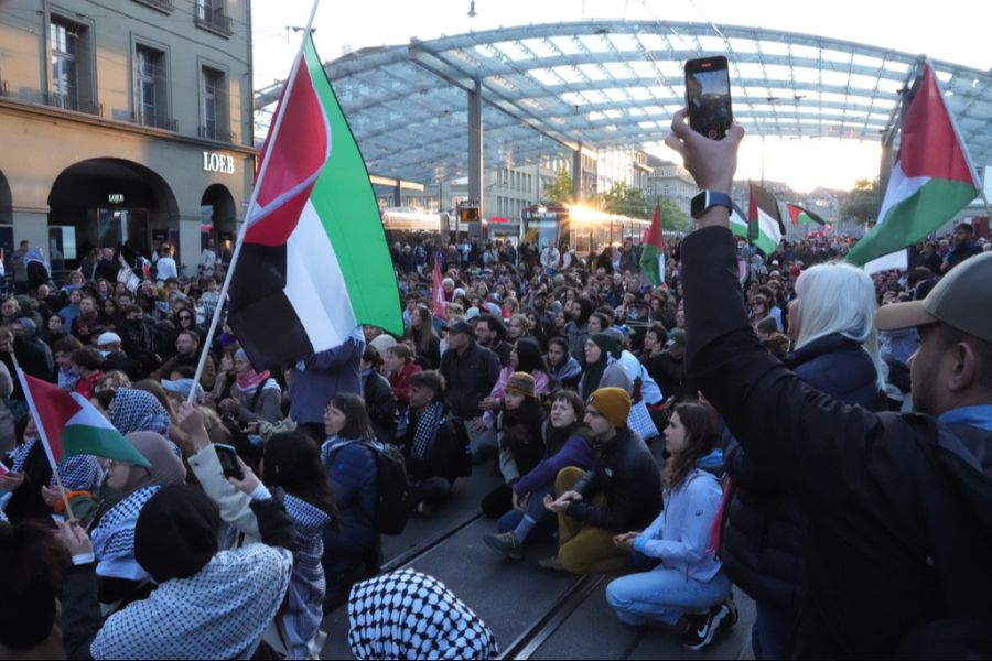 Auch in Bern kam es am Donnerstagabend zu einer Spontandemo.