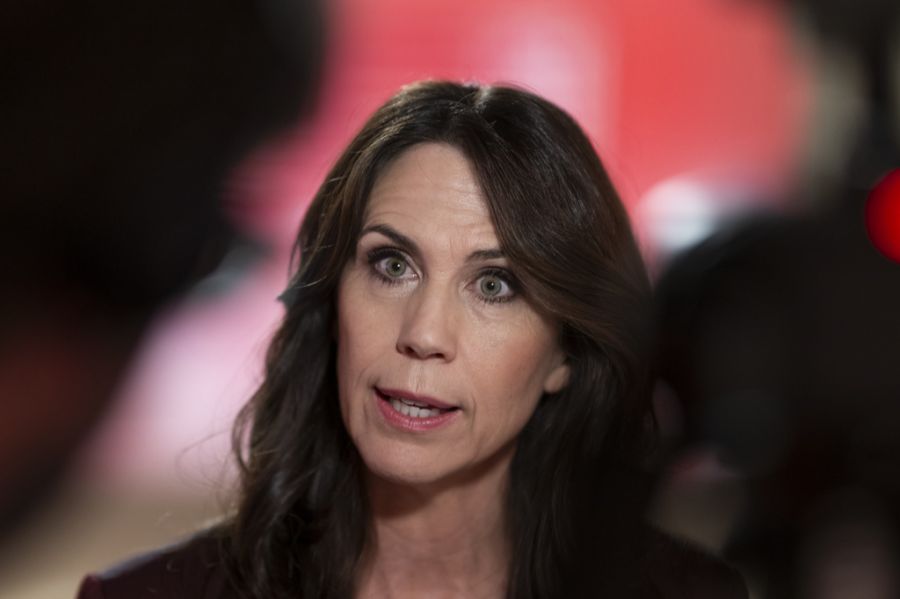 Kürzlich warnte SRG-Generaldirektorin Susanne Wille vor einer Annahme der Initiative. 800 Millionen Franken würde diese dem Mediensystem entziehen, sagte sie.