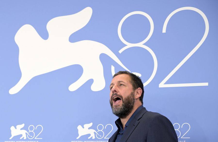 «Auch Filmstars werden krank», sagte Adam Sandler bei der Pressekonferenz.