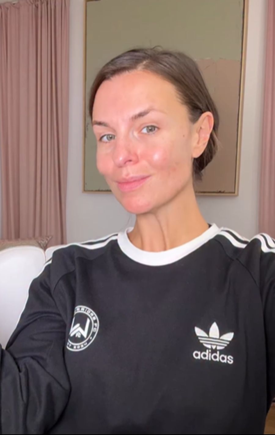 So sieht Laura Wontorra ganz ohne Make-up aus.
