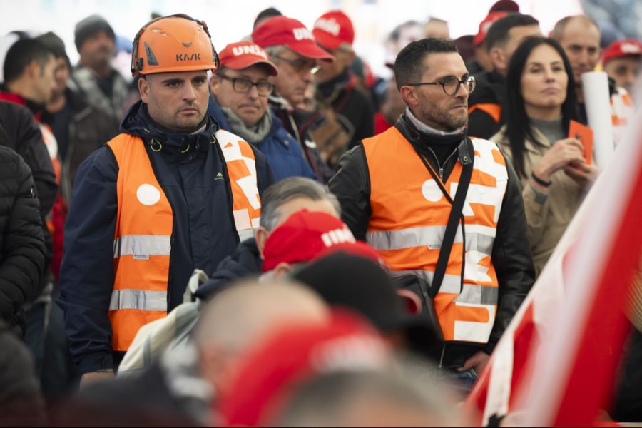 Auch in anderen Städten haben die Bauarbeiter demonstriert – hier in Bern ...