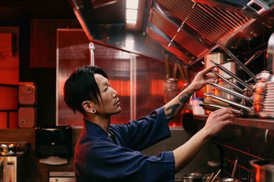 Das Handwerk will gelernt sein: Das Essen im japanischen Viertel «Little Tokyo» wird mit viel Geschick und Können zubereitet.
