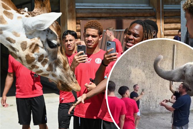 FCRJ-Mannschaft im Knie-Kinderzoo