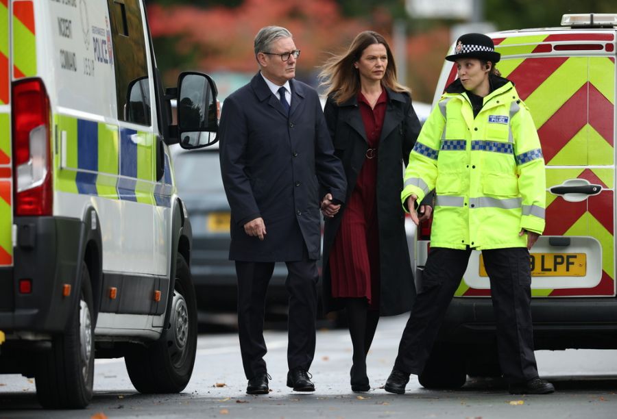 starmer frau in manchester