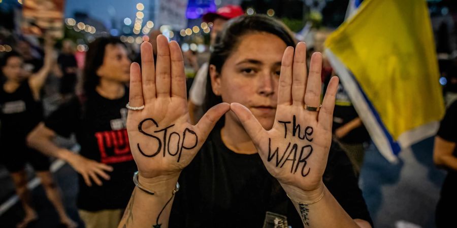 Nahostkonflikt - Geiselfamilien protestieren in Tel Aviv