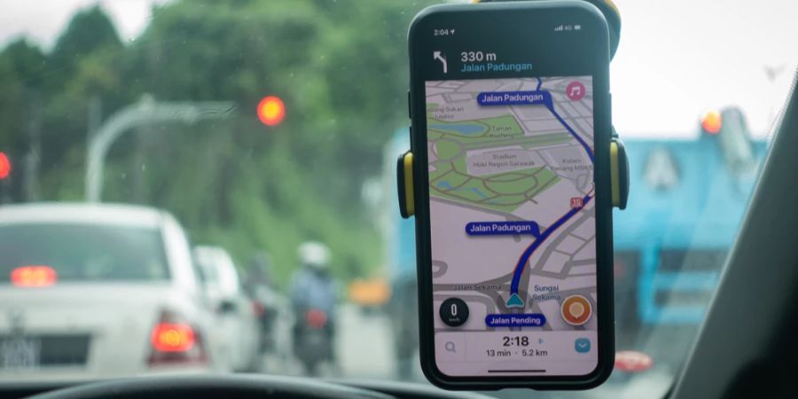 Handyhalterung PkW Navigation App Waze