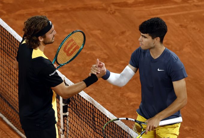 Carlos Alcaraz bezwingt Stefanos Tsitsipas an den French Open. French Open Alcaraz Tsitsipas