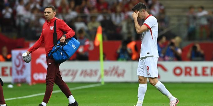 Polens Robert Lewandowski musste im Vorfeld der EM 2024 verletzt ausgewechselt werden. em 2024