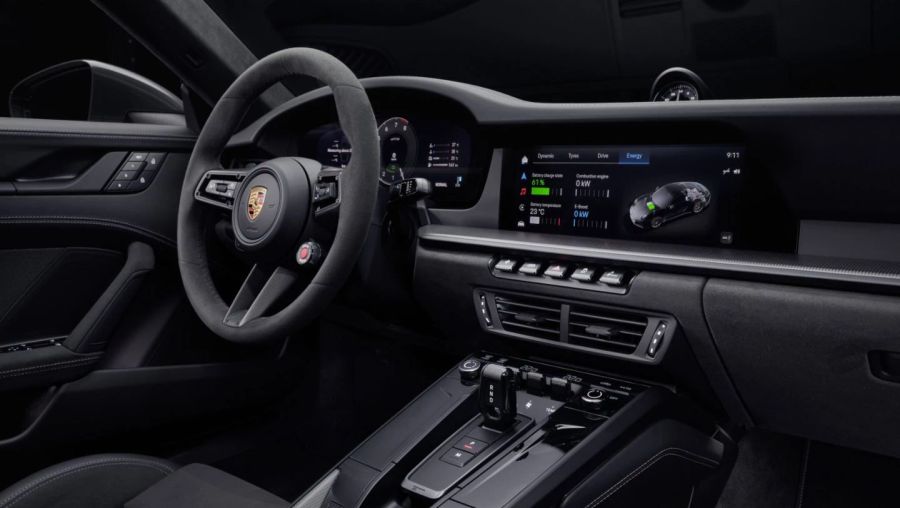 2024 Porsche 911 GTS, Cockpit