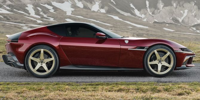 Ferrari 12Cilindri Manuale