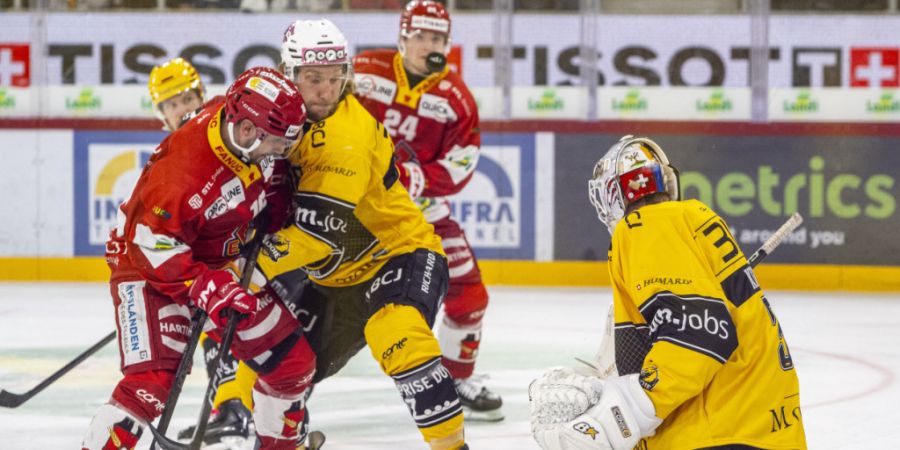 In der Bieler Tissot-Arena kämpften am Freitagabend Spieler des EHC Biel und des HC Ajoie gegeneinander. Die Polizei verhinderte, dass dies Fans der beiden Mannschaften ausserhalb des ...