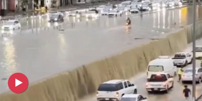 Extrem-Wetter - Saudi-Arabien und Dubai überflutet