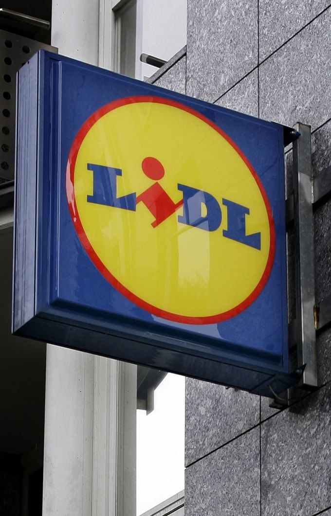Mehrere Lidl-Filialen wurden am Donnerstag wegen der Drogenfunde von Polizisten bewacht. Lidl