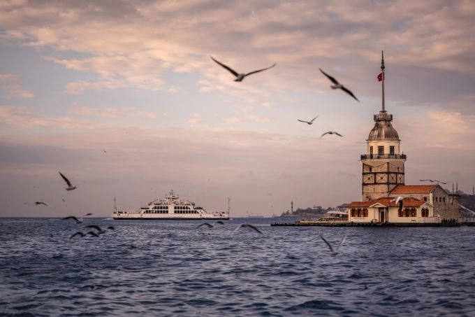 Der Jungfrauenturm (Kız Kulesi) in Istanbul zählt zu den beliebtesten Attraktionen des Landes. Leanderturm Istanbul
