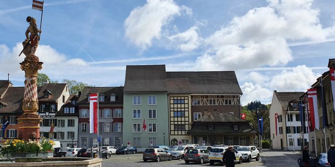 Der Niklaus-Thut-Platz in der Stadt Zofingen AG. Niklaus-Thut-Platz Zofingen