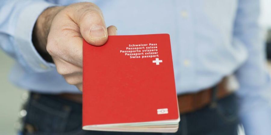 Die Einbürgerungskommission des Aargauer Parlaments hat das Gesuch eines Mannes und seines Sohnes abgelehnt. Der Grund: eine Busse von 150 Franken. Das geht so nicht, entschied das Ver...