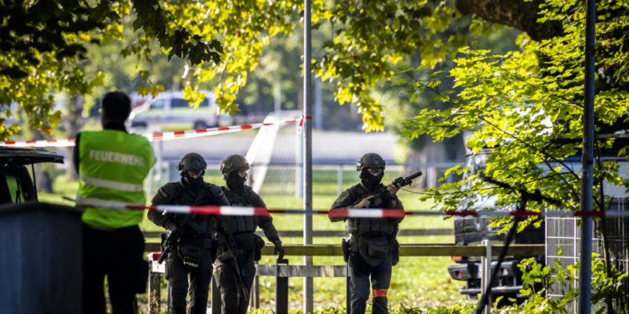 Am Sonntagmorgen ist es bei einer Raveparty in Aarau zu einer Schiesserei gekommen. Am Montagmorgen gab es noch keine neuen Informationen.