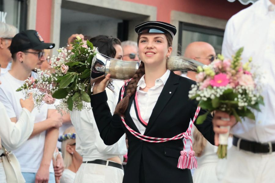 Impressionen vom Maienzug 2026 durch die Aarauer Innenstadt.