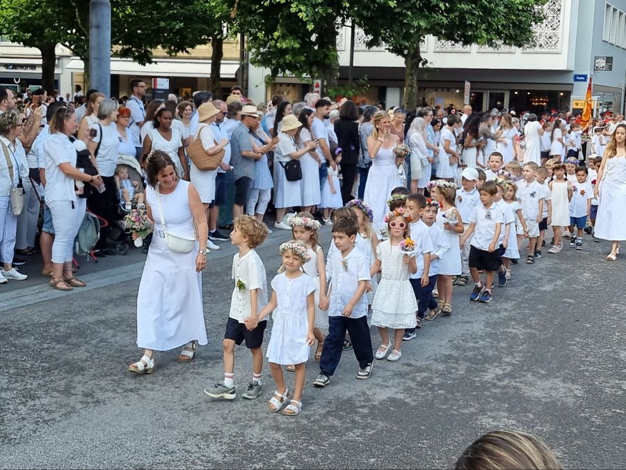 Impressionen vom Maienzug 2026 durch die Aarauer Innenstadt.