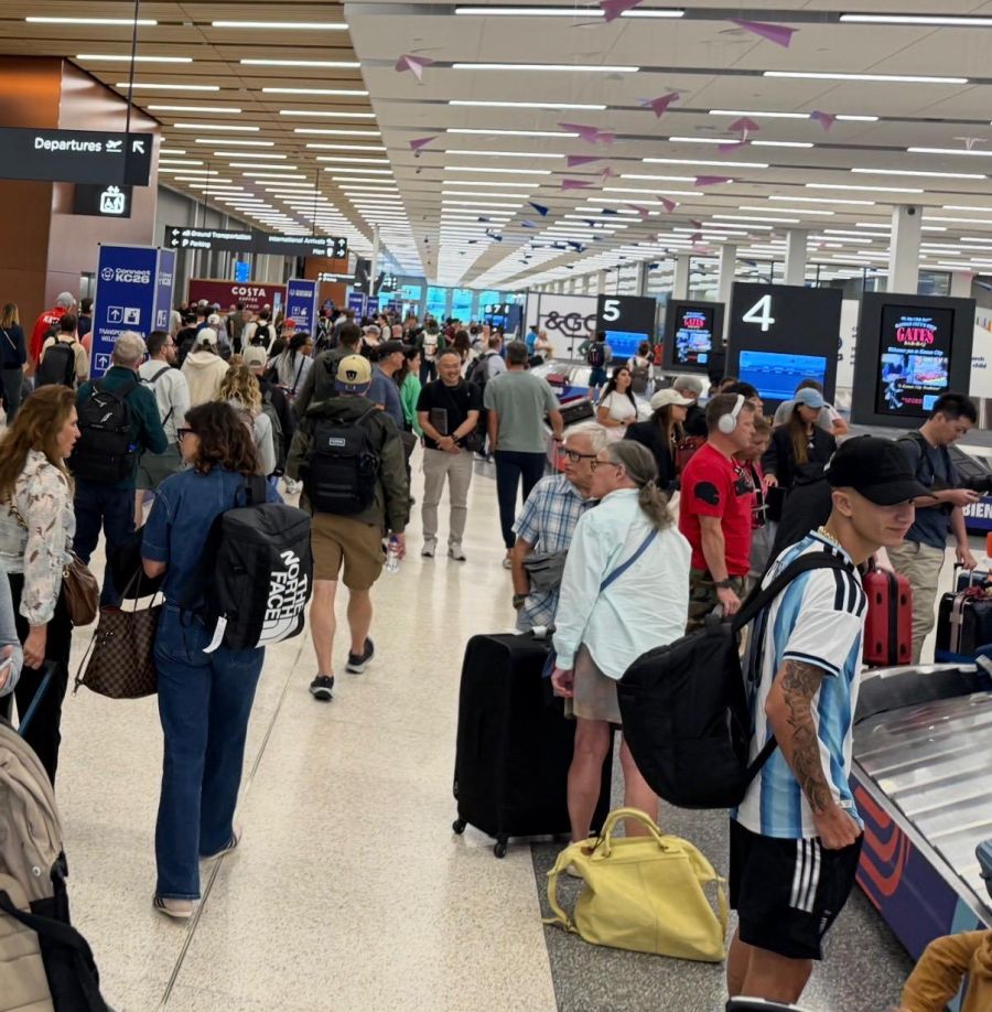 Am Flughafen herrschte ein Durcheinander.