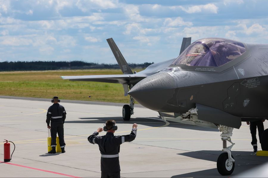 Gravierender sind jedoch die Probleme des F-35-Programms: Nur jeder vierte Jet ist voll einsatzbereit. (Symbolbild)