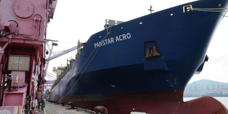 Mit dem Containerschiff «PanStar Acro» will Südkorea die Schifffahrtsroute durch die Arktis nach Europa testen. (Archivbild)