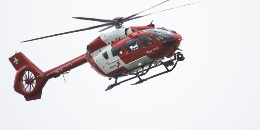 Nach einem Reitunfall in Speicher flog die Rega ein 11-jähriges Mädchen in ein Spital. (Symbolbild)