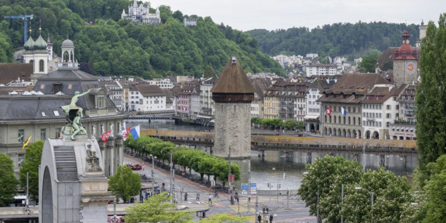In der Stadt Luzern soll der Steuerfuss gemäss aktuellem Aufgaben- und Finanzplan bis 2030 bei 1,45 Einheiten verbleiben. (Archivaufnahme)