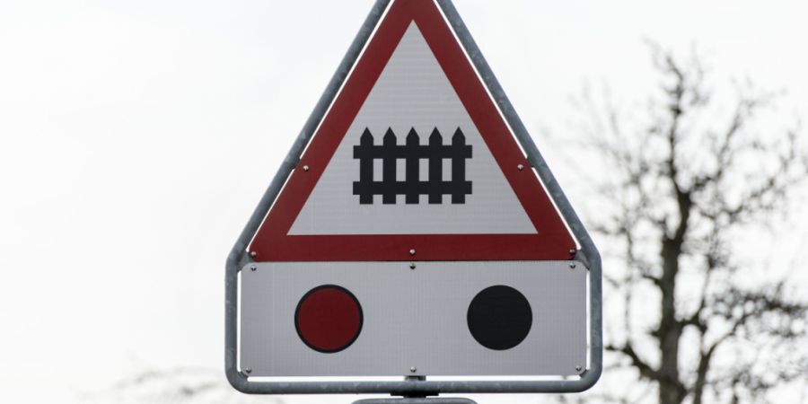 Auf einem Bahnübergang in Weinfelden hat sich ein tödlicher Unfall ereignet. (Symbolbild)
