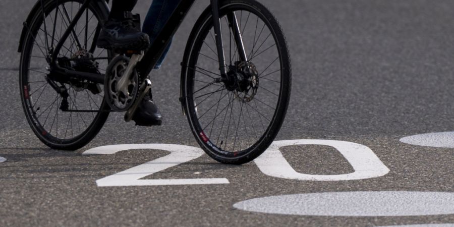 In der neuen Begegnungszone im Lindenquartier gilt Tempo 20 für alle Verkehrsteilnehmer. (Symbolbild)