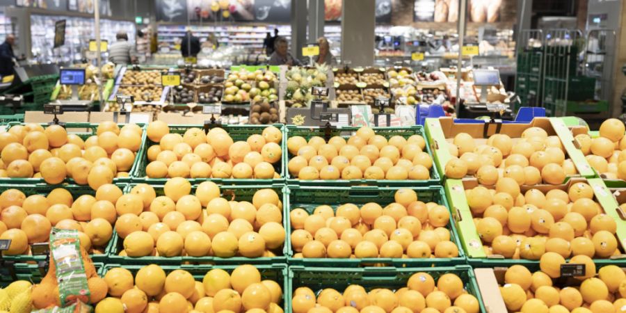 Eine Taste weniger an der Waage drücken: Das Parlament vereinfacht den Offenverkauf von Früchten. (Archivbild)