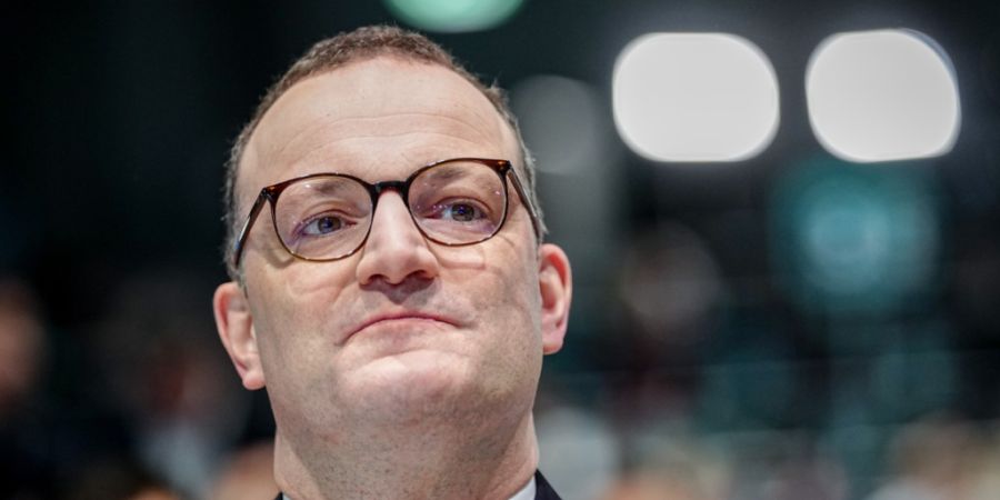 ARCHIV - Jens Spahn, Vorsitzender der Unions-Fraktion im Bundestag, nimmt am CDU-Bundesparteitag teil. Foto: Kay Nietfeld/dpa