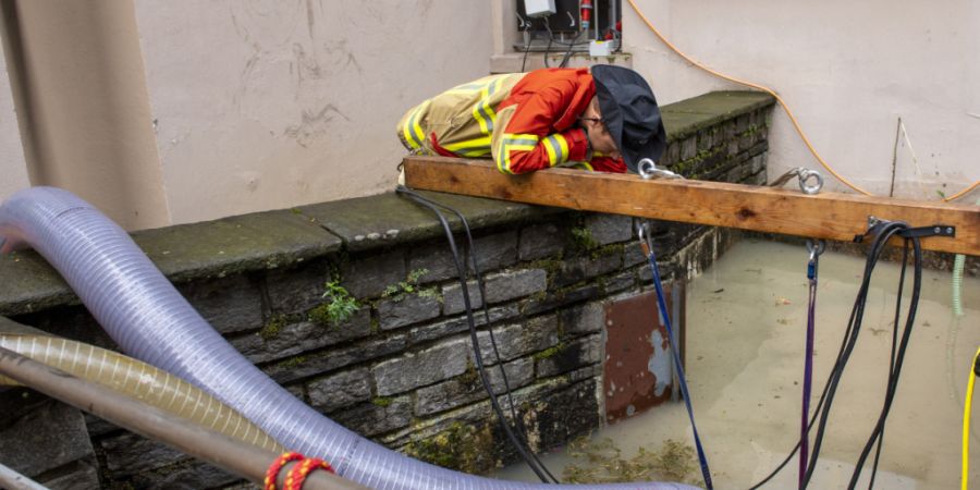 Mit Gefahrenkarten sollen sich die Kantone vor Hochwasser, Murgänge oder Rutschungen wappnen. (Symbolbild)