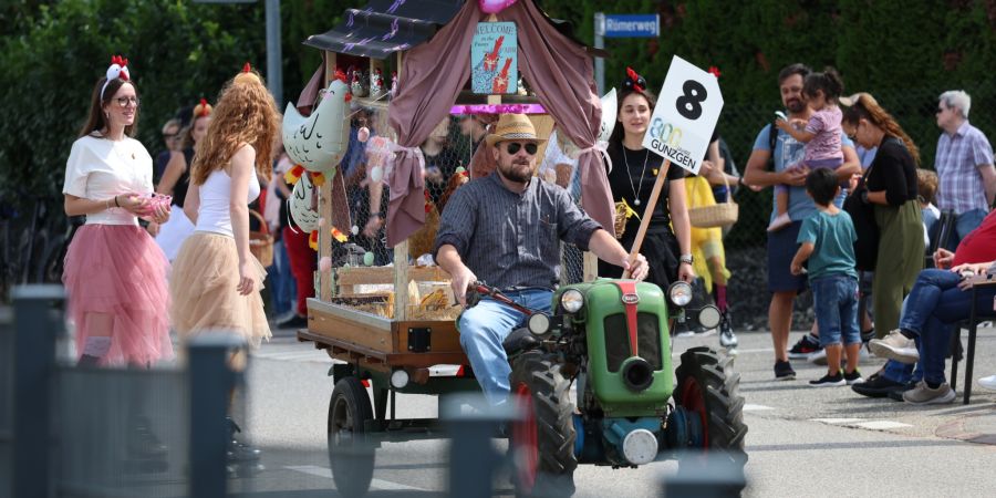 Impressionen vom Festumzug der Gemeinde Gunzgen.