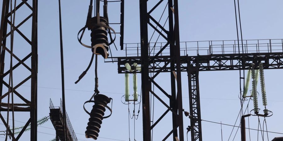 Deutschland und mehrere andere EU-Staaten haben nach der Zerstörung von Energieinfrastruktur der Ukraine durch russische Raketen und Drohnen zusätzliche Stromgeneratoren angeboten.