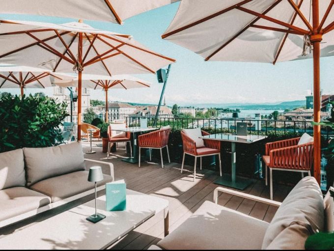 Im «Nest» hat man eine Aussicht über die Altstadt und den Zürichsee. the nest