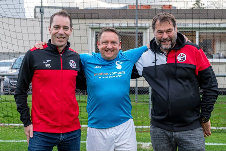 Vlnr.: Matthias Blaser (Vizepräsident FC Schönbühl) Arvid Schneller (Centerleiter Einkaufscenter Shoppyland) und Patrick Geeler (Präsident FC Schönbühl).