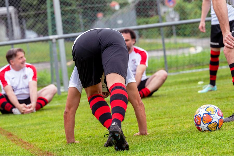 Noch einmal gut eindehnen: FC Schönbühl.