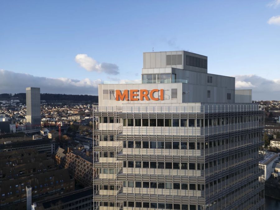 Im Rahmen des 100-jährigen Jubiläums hat die Migros eine «Merci»-Kampagne lanciert.