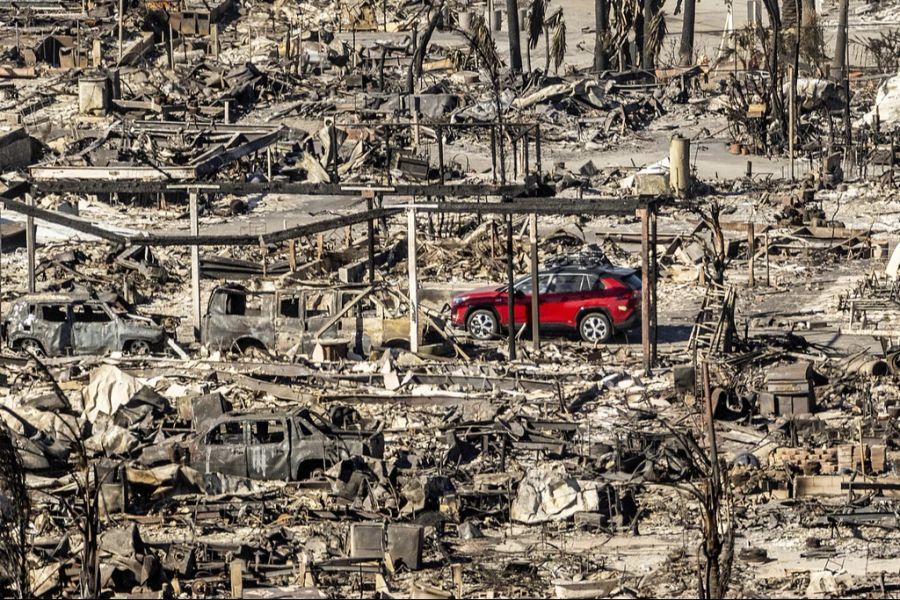 Weil Teile der Stadt von Waldbränden bedroht und zerstört werden, hagelt es Kritik.