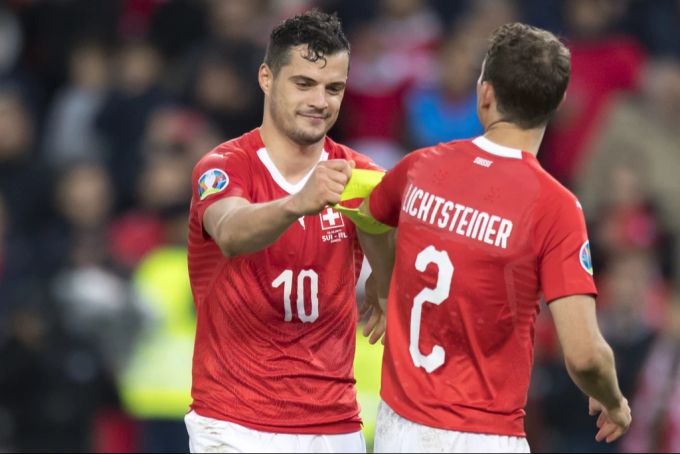 Granit Xhaka und Stephan Lichtsteiner bei der Schweizer Nati. Schweizer Nati