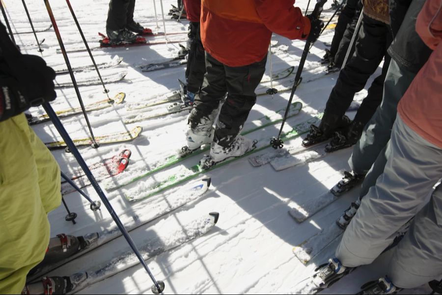 Die Aletscharena reagiert: An Spitzentagen gibt es künftig nur noch einen Zugang zum Einstieg der Gondelbahn. (Symbolbild)